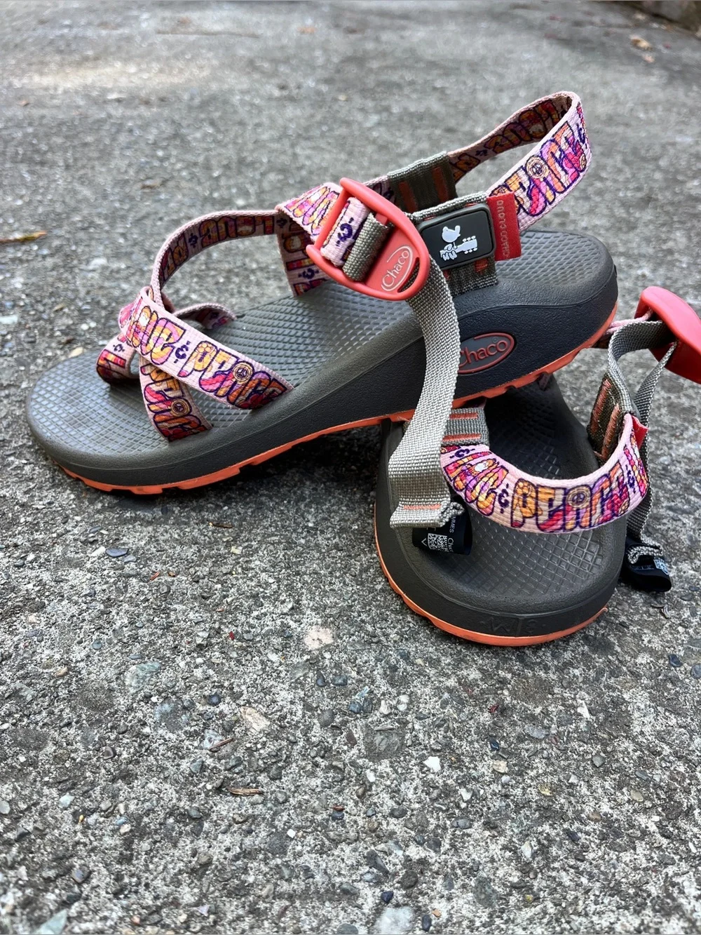 Chaco Cloud ‘Peace Love’ Z/2 Sandal women's sz 8